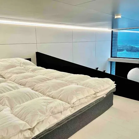 High End Sea Cabins At A In Lofoten Moskenes Exterior photo