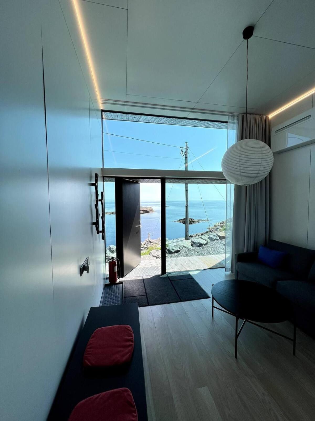 High End Sea At A In Lofoten Apartment