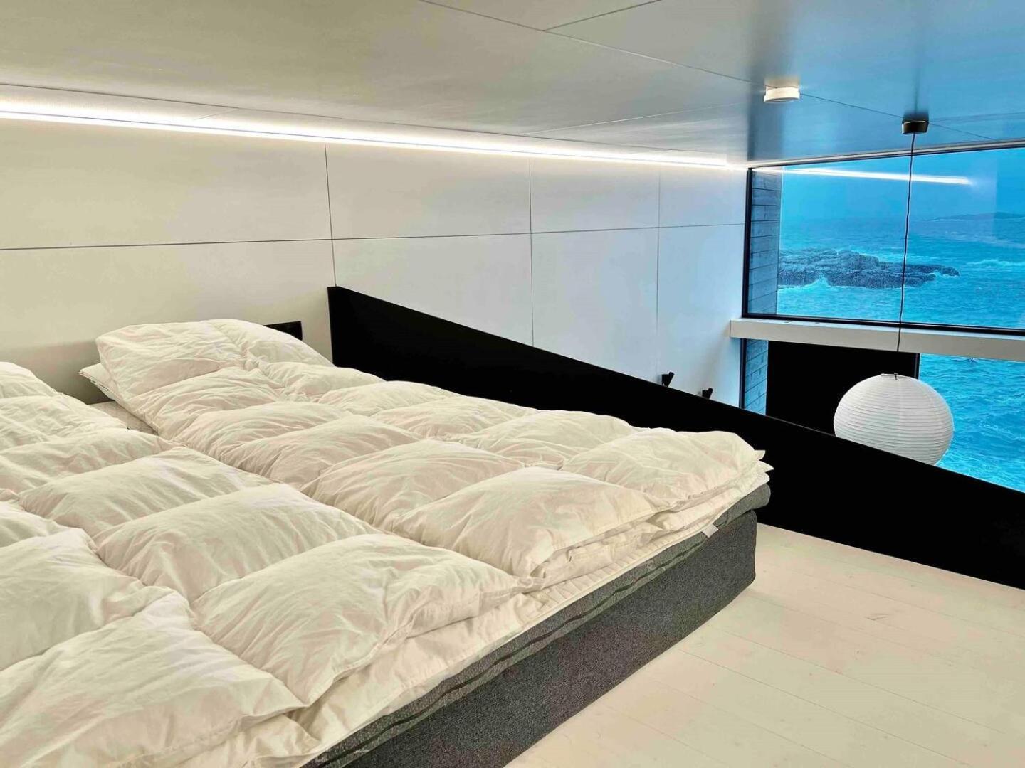 Apartment High End Sea At A In Lofoten