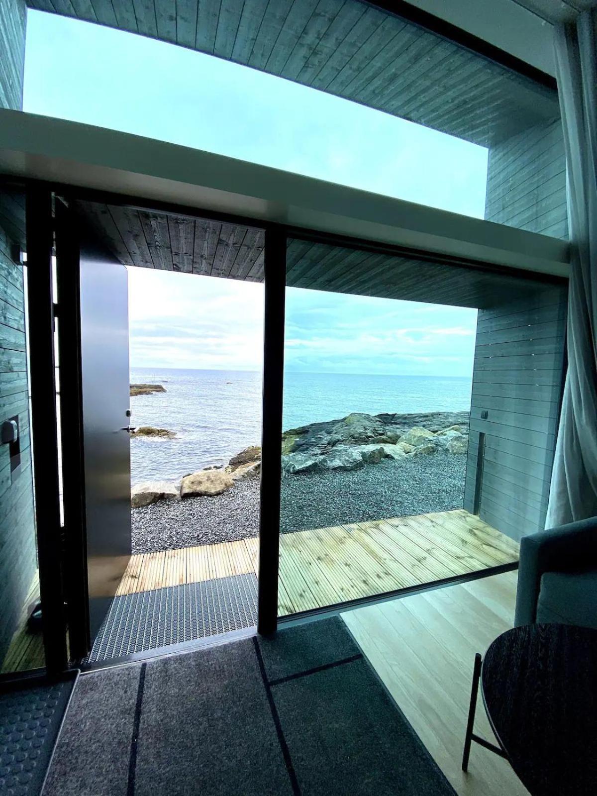 High End Sea At A In Lofoten Apartment *