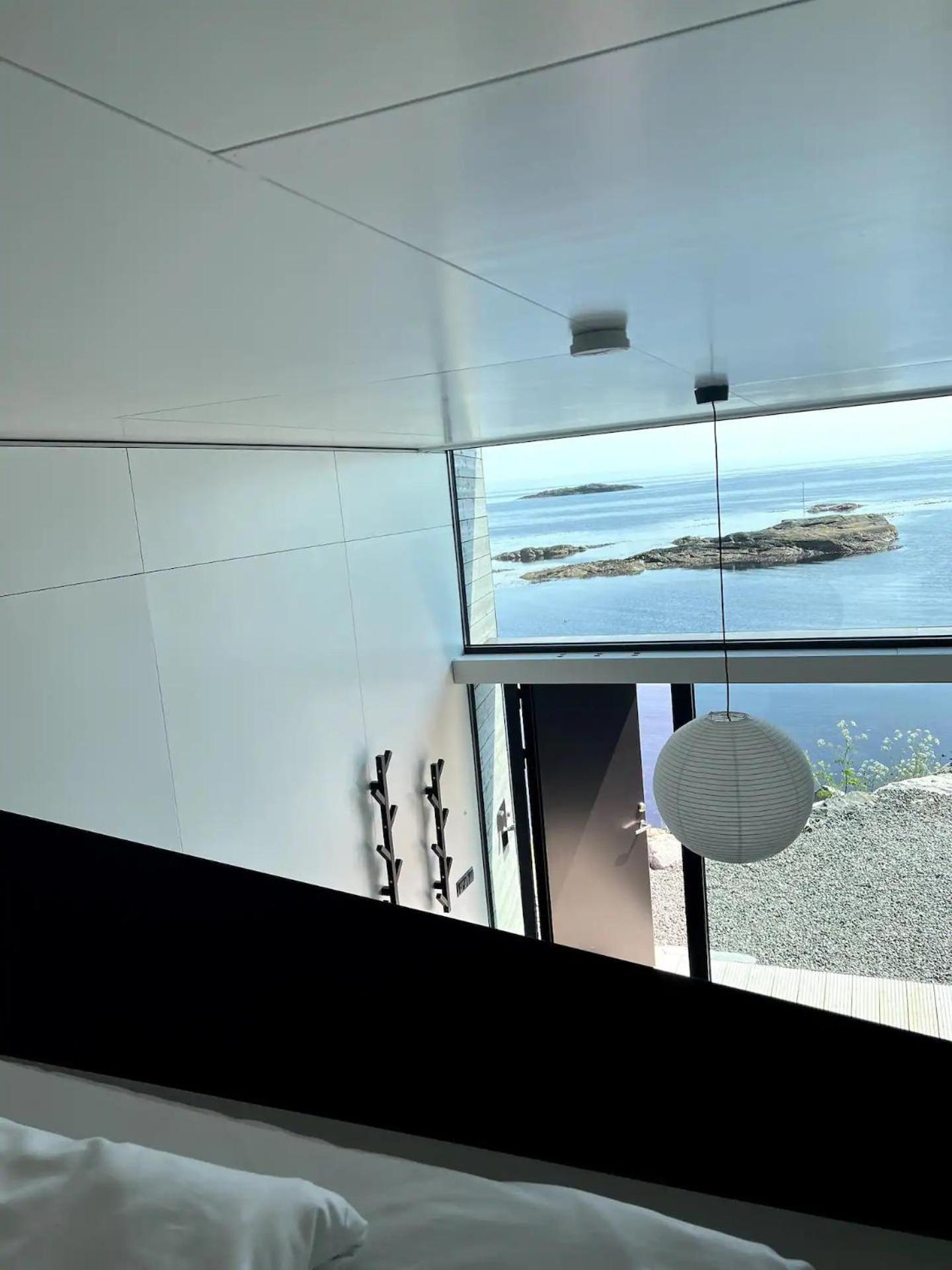 High End Sea At A In Lofoten Apartment