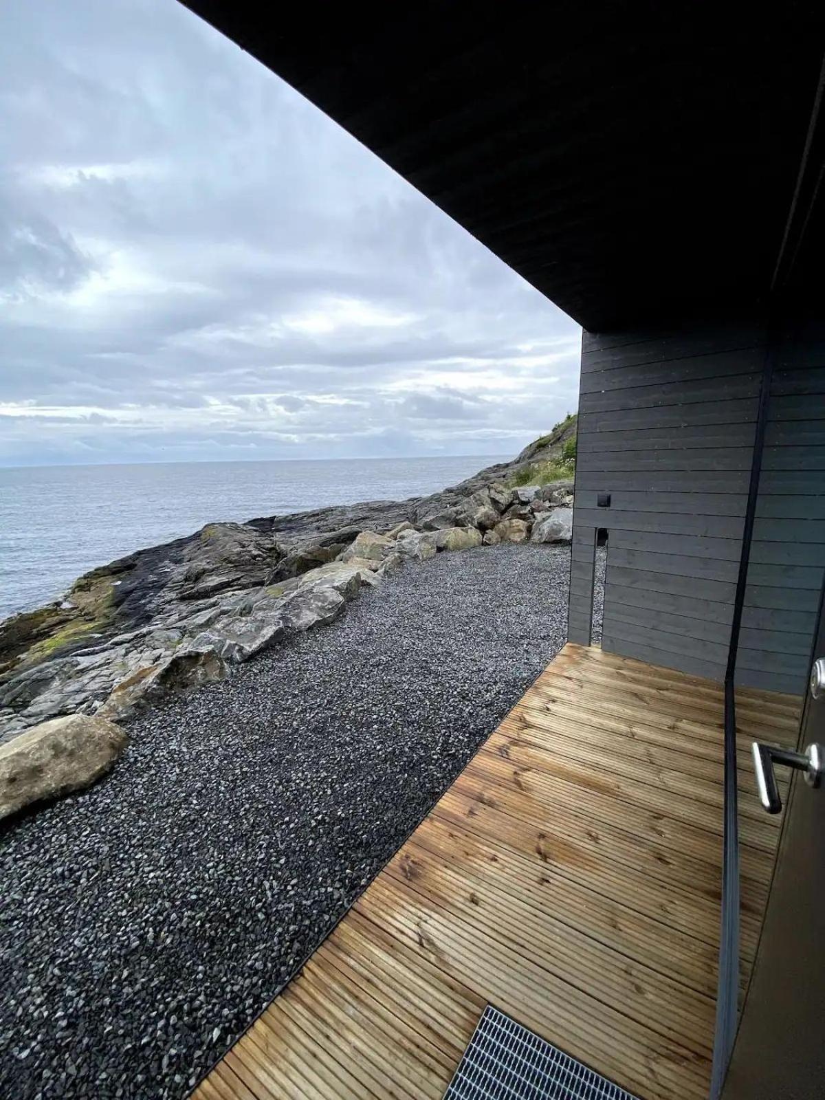 High End Sea At A In Lofoten Moskenes